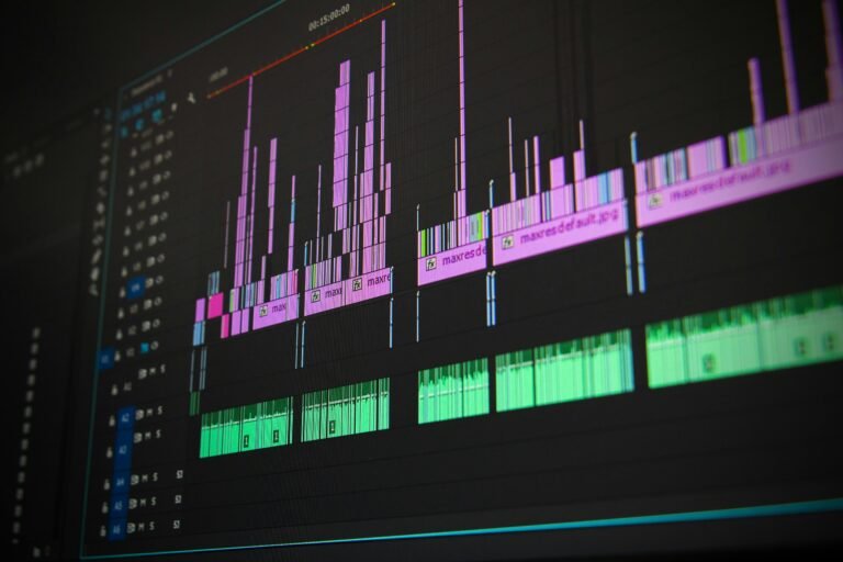 Premiere Pro vs After Effects: Qué Software Necesitas y Cuándo Usar Cada Uno en 2025